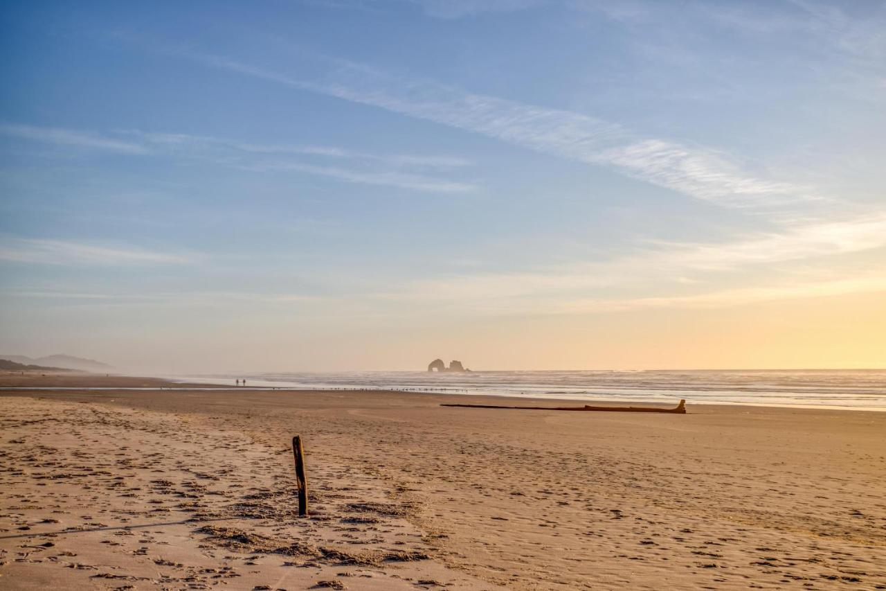 On The Rocks Villa Rockaway Beach Exteriör bild
